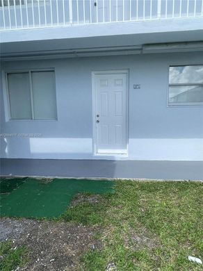Residential complexes in Hialeah, Miami-Dade