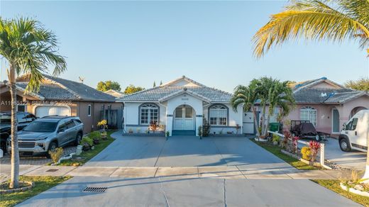 Villa in Hialeah Gardens, Miami-Dade