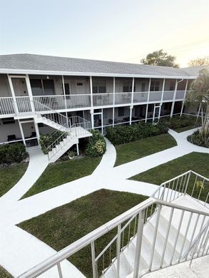 Residential complexes in Delray Beach, Palm Beach