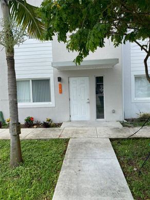 Townhouse in Miami Gardens, Miami-Dade