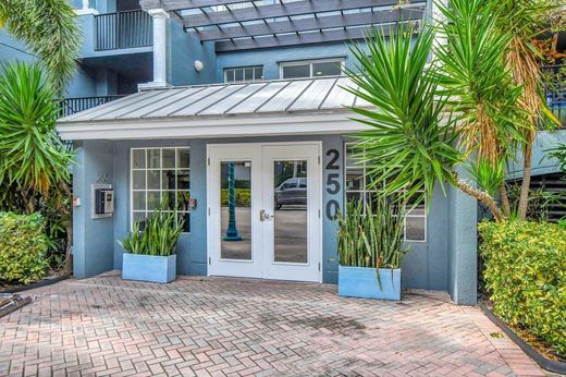 Residential complexes in Delray Beach, Palm Beach
