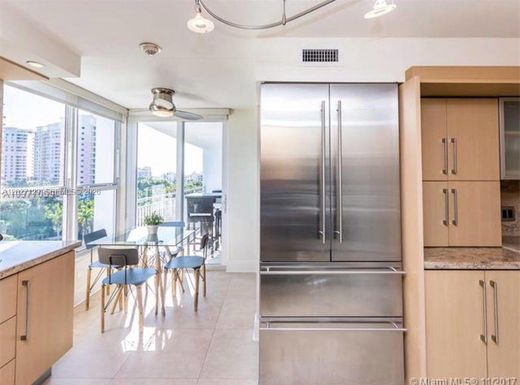 Residential complexes in Key Biscayne, Miami-Dade