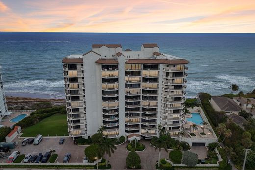 Residential complexes in Juno Beach, Palm Beach