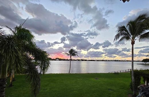 Αστικό ακίνητο σε Hypoluxo, Palm Beach County