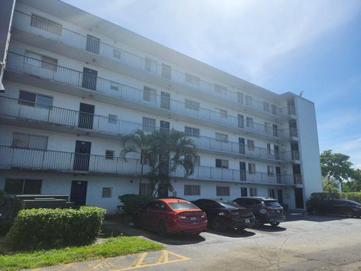 Residential complexes in Miramar, Broward County