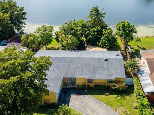 Villa in Hialeah, Miami-Dade