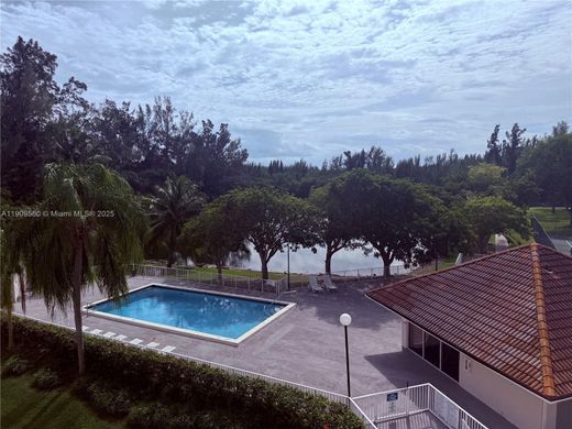 Residential complexes in Cutler Bay, Miami-Dade