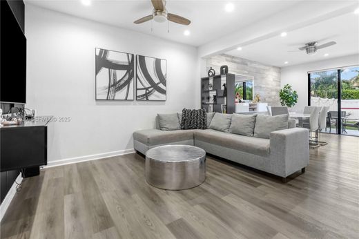 Casa adosada en Hialeah, Miami-Dade County