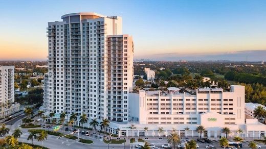 Residential complexes in Hollywood, Broward County