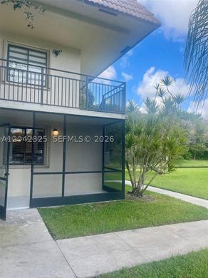 Residential complexes in Weston, Broward County