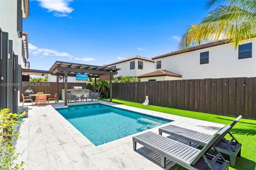 Willa w Homestead, Miami-Dade County