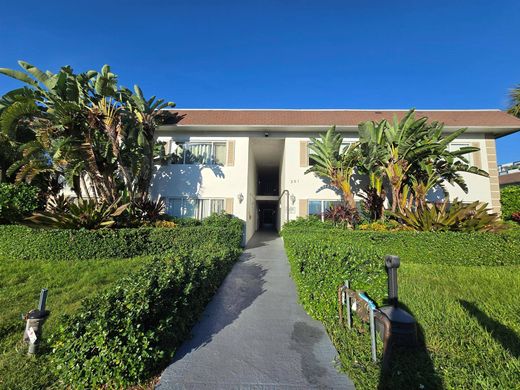 Residential complexes in Pompano Beach, Broward County