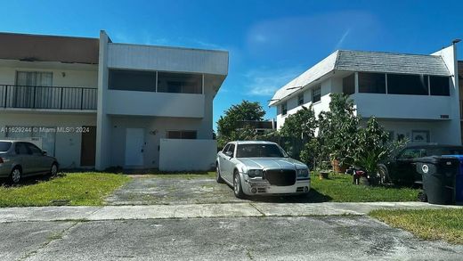 Townhouse in North Lauderdale, Broward County