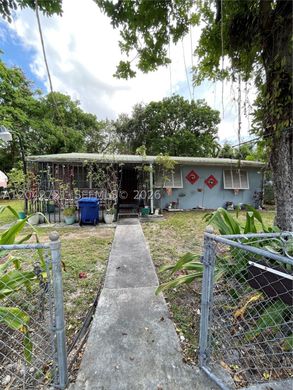 Villa in North Miami, Miami-Dade