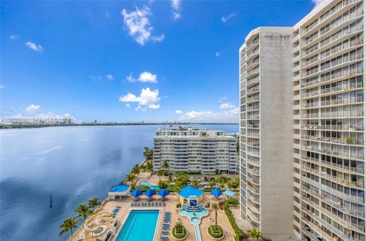 Complesso residenziale a North Bay Village, Miami-Dade County