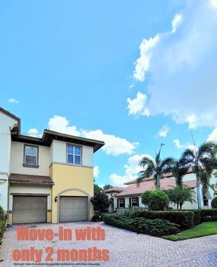 Coral Springs, Broward Countyのタウンハウス