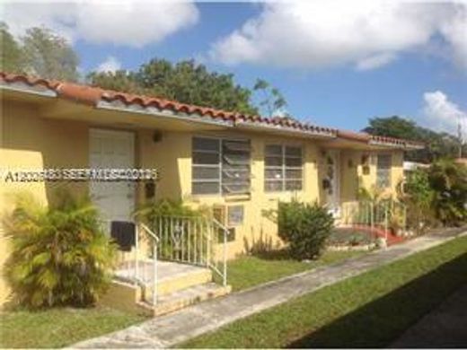 Willa w El Portal, Miami-Dade County