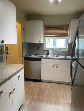 Townhouse in Oakland Park, Broward County