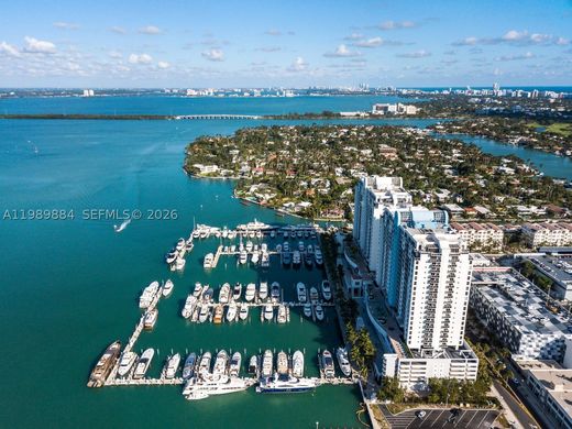 Residential complexes in Miami Beach, Miami-Dade