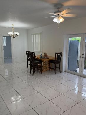 Villa - North Miami, Miami-Dade County