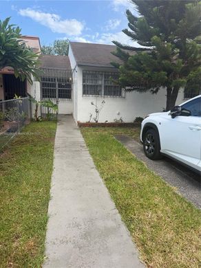 Βίλα σε Sweetwater, Miami-Dade County