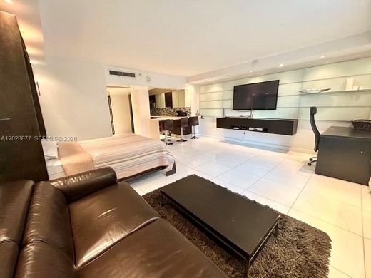 Residential complexes in Miami Beach, Miami-Dade