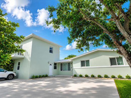 Villa in Pembroke Pines, Broward County