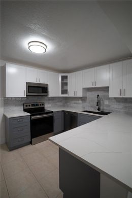 Kamienica w Miami, Miami-Dade County