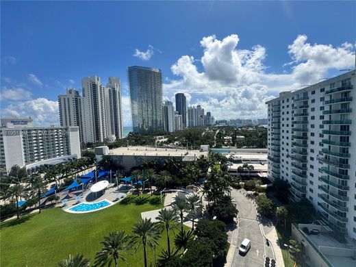 Residential complexes in Sunny Isles Beach, Miami-Dade
