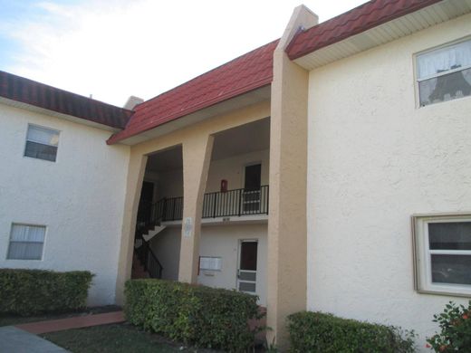 Residential complexes in West Palm Beach, Palm Beach