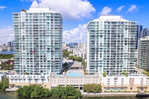 Kamienica w Sunny Isles Beach, Miami-Dade County