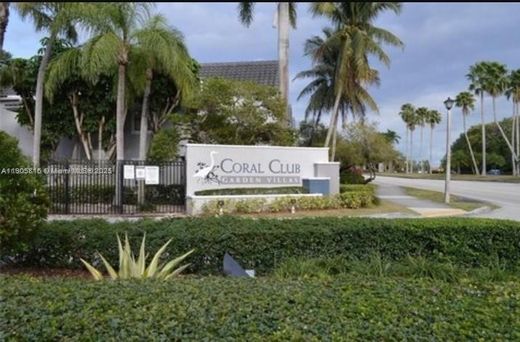 Жилой комплекс, Майами, Miami-Dade County