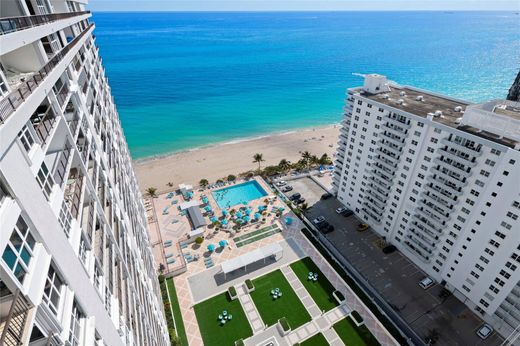 Residential complexes in Fort Lauderdale, Broward County