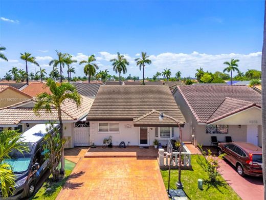 Villa in Hialeah Gardens, Miami-Dade County