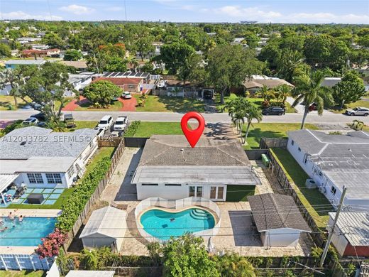 Villa in Pembroke Pines, Broward County