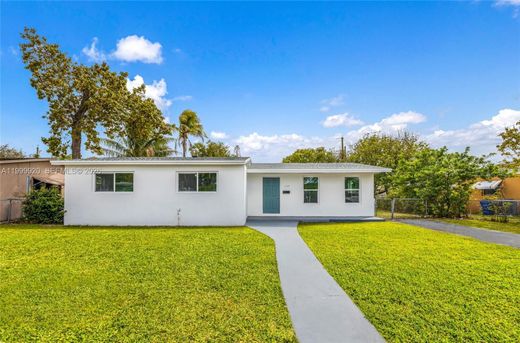 Villa - Miami Gardens, Miami-Dade County