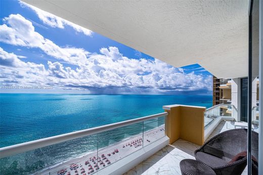 Complexes résidentiels à Sunny Isles Beach, Comté de Miami-Dade