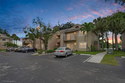 Complexos residenciais - Pembroke Pines, Broward County