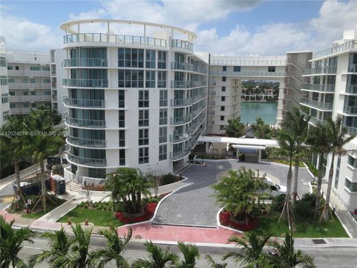 Complexes résidentiels à Miami Beach, Comté de Miami-Dade