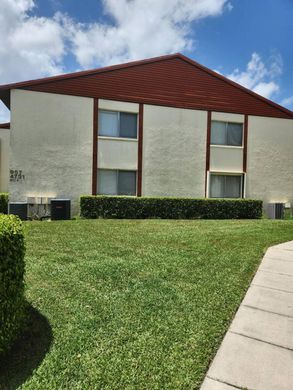 Residential complexes in West Palm Beach, Palm Beach