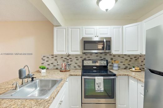 Komplex apartman Miami Lakes, Miami-Dade County