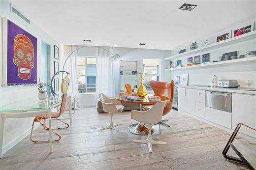 Residential complexes in Miami Beach, Miami-Dade