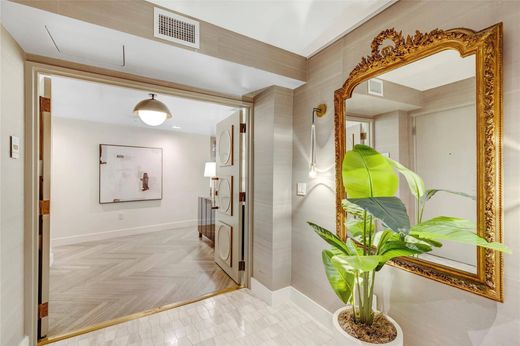 Residential complexes in Fort Lauderdale, Broward County