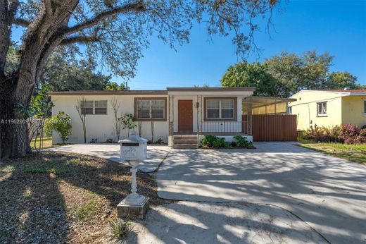 Villa - Miami Gardens, Miami-Dade County