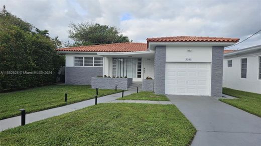 Villa in Surfside, Miami-Dade County