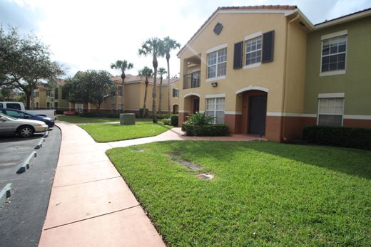 Residential complexes in Royal Palm Beach, Palm Beach
