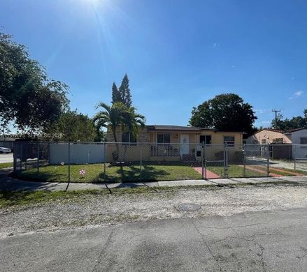 Villa en Hialeah, Miami-Dade County