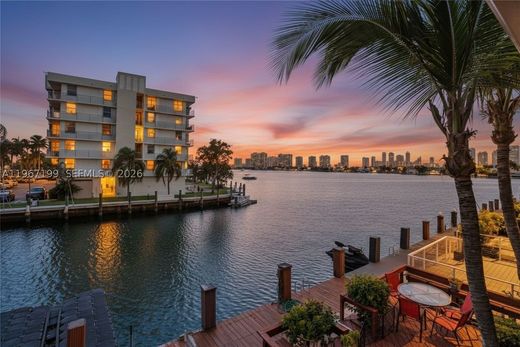 Townhouse in North Miami Beach, Miami-Dade