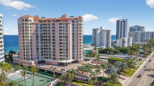 Residential complexes in Lauderdale by the sea, Broward County