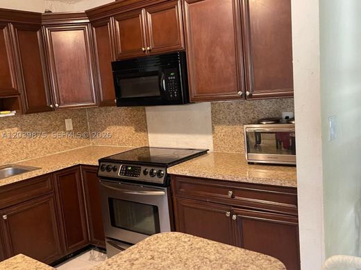 Villa in Lauderdale Lakes, Broward County